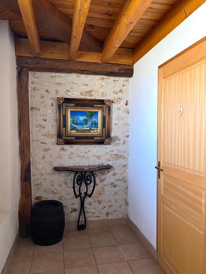 Domaine Du Cellier De La Couronne Bed & Breakfast เซซาน ภายนอก รูปภาพ